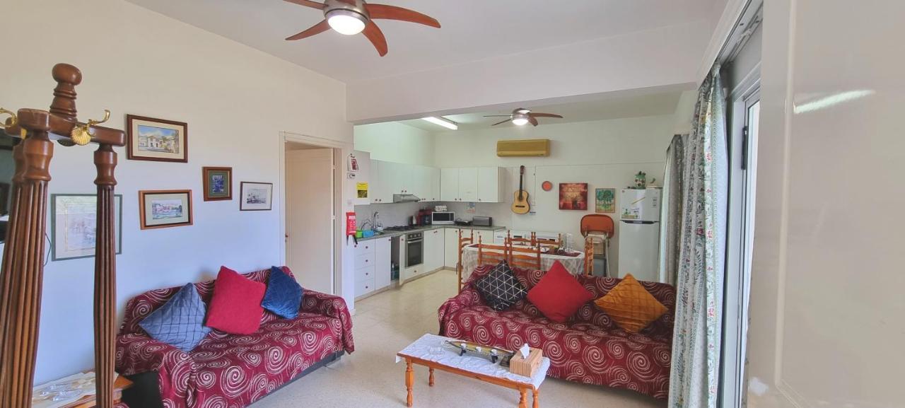 Astrofegia Apartments Near The Sea Agia Marina  Екстериор снимка