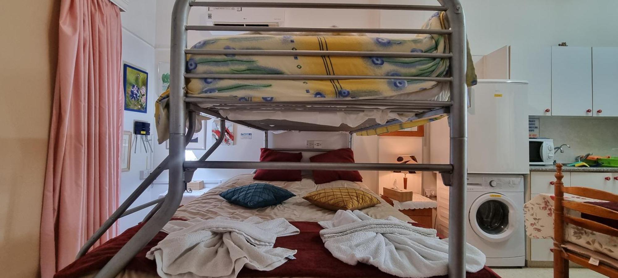Astrofegia Apartments Near The Sea Agia Marina  Екстериор снимка